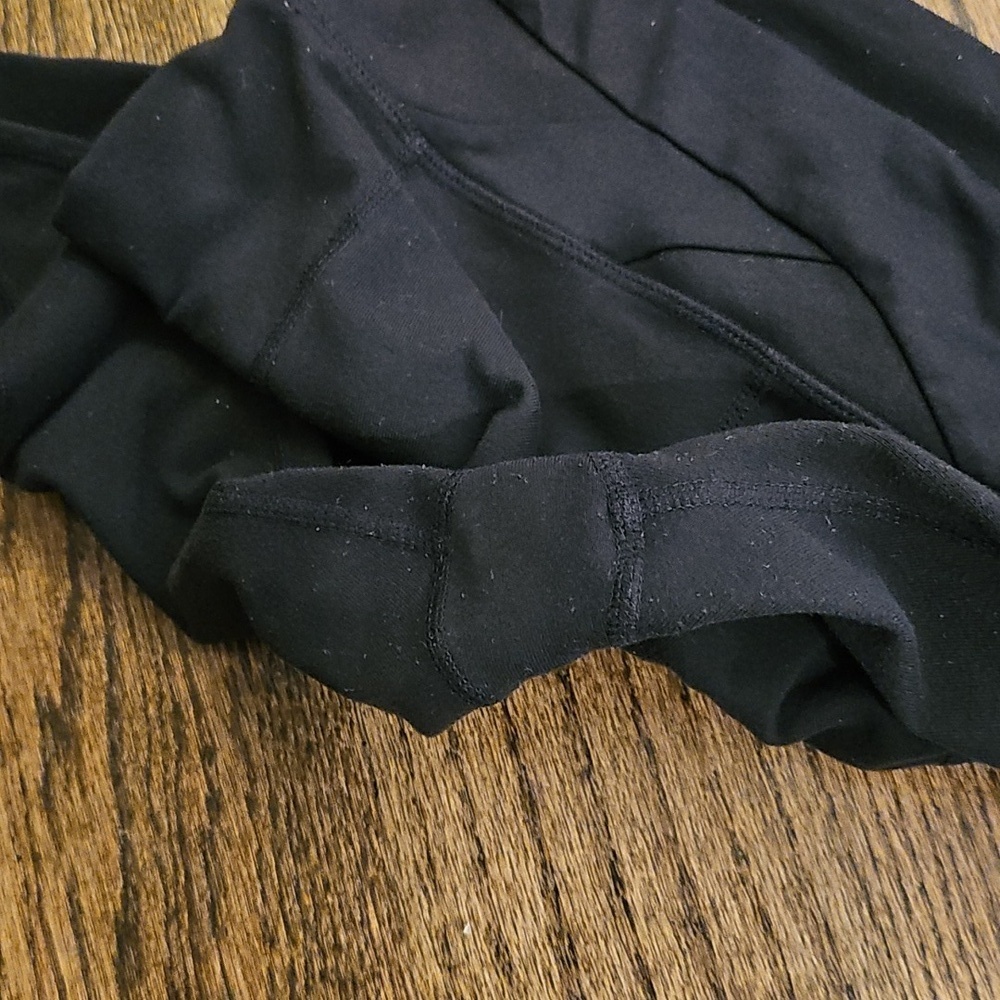 Lululemon Athletica Lowrise Classic Cropped Black Leggings - Picture 6 of 6